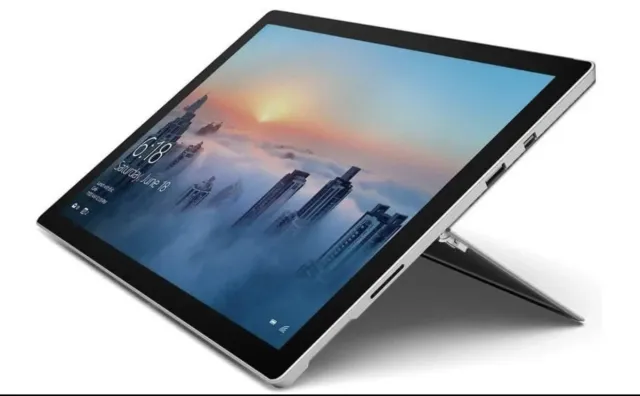 Microsoft Surface Pro 6 Core i5 / 8GB RAM / 256GB Wi-Fi Only Silver