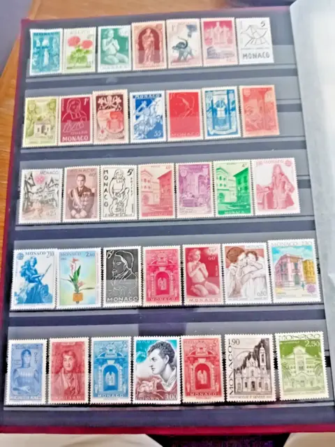 Lot de 35 timbres Monaco (Lot 18) - Non oblitérés mais sans gomme Etat Correct