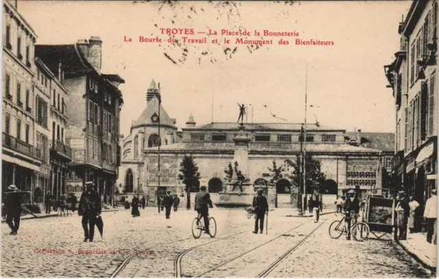 CPA TROYES place de la Bonneterie Bourse du Travail (928355)