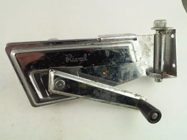 https://www.picclickimg.com/QGkAAOSw8MVgBRKu/Vintage-Rival-Can-O-Matic-Can-Opener-Wall-Mounted.webp