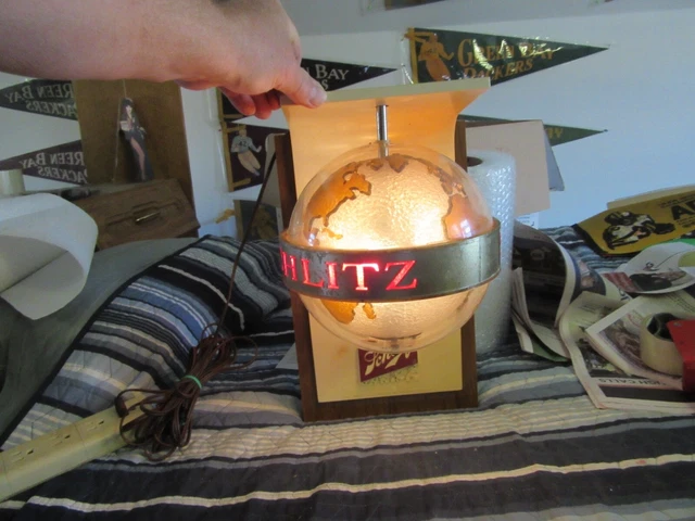 VTG 1960s OLD SCHLITZ BEER SIGN W/ ROTATING SPINNING LIGHT UP WORLD GLOBE MOTION