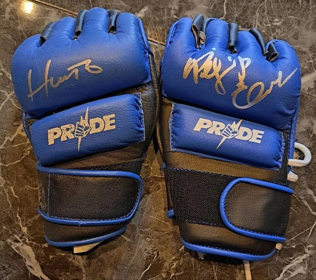 Official PRIDE Fedor Emelianenko Mark Hunt Gloves Last heavyweight title match Official PRIDE Fedor Emelianenko Mark Hunt Gloves Last heavyweight title match