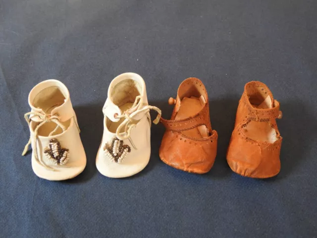 Lot de 2 paires de chaussures pour poupées anciennes de taille moyenne