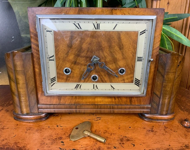 VINTAGE ANTIQUE 1920S Art Deco Walnut Mantle Clock With Key Working ...