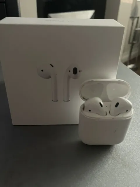 Apple AirPods 2nd Generation With Earphone Earbuds & Wireless Charging Case