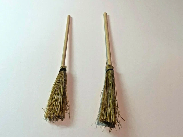 2 X Miniatura di Legno Spazzare Pennello - da Abbinare il Tuo Fairy Porte- Nuovo