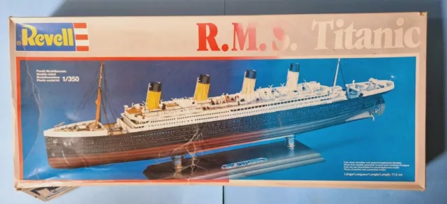 RMS Titanic Model Kit 1/350th scale (30 inches/ 76cm long) Revell