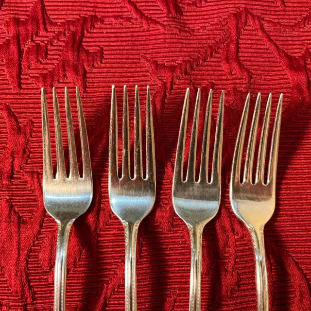 1847 Rogers Bros Silverplate  Remembrance Set of 4 Dinner Forks 7 1/2 Inch 3