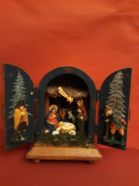 Flügelkrippe mit Loammandl-Figuren, handbemalt