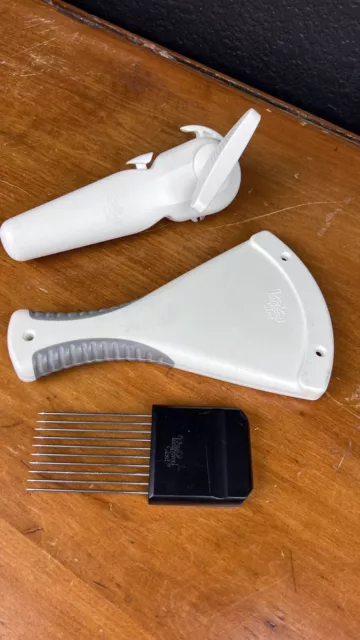 https://www.picclickimg.com/QHoAAOSwzPxlG1h3/Pampered-Chef-Lot-Smooth-Edge-Can-Opener-Hold.webp