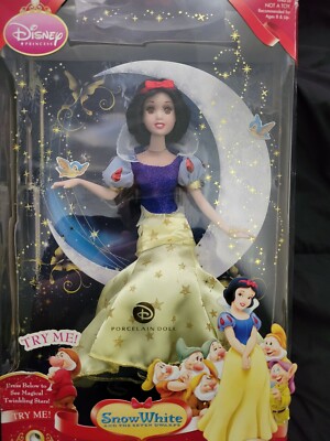 2009 Disney Snow White Celestial Princess Porcelain Doll Brass Key Keepsakes NIB