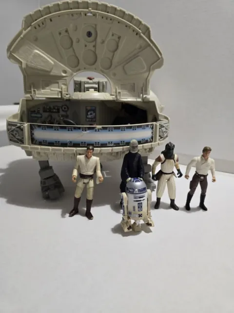 STAR WARS GALACTIC HEROES - MILLENIUM FALCON With Action Figures GREAT CONDITION