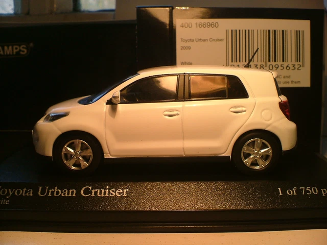 MINICHAMPS Toyota Urban Cruiser ミニカー　白 MINICHAMPS 400166960 Scale 1/43 | TOYOTA URBAN CRUISER 2009