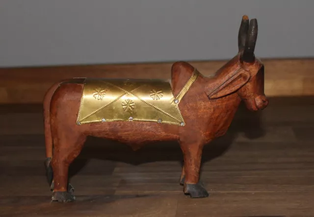 Figurine vintage de bétail en bois sculptée à la main avec ornements en...