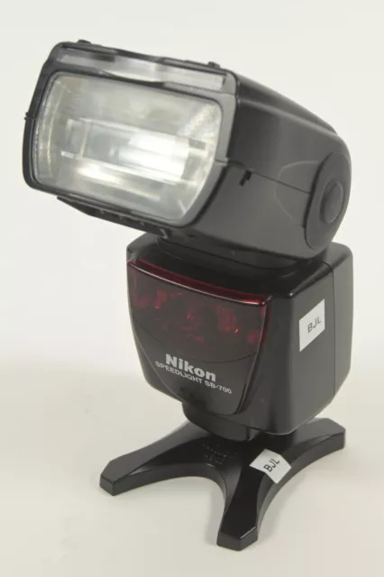Nikon SB-700 Hot-Shoe Mount Speedlight Camera Flash Unit #2352756