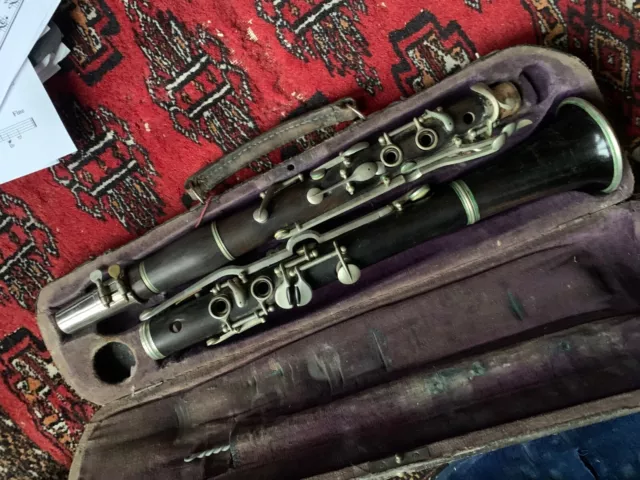 Unbranded B (or A?) Clarinet (Albert)