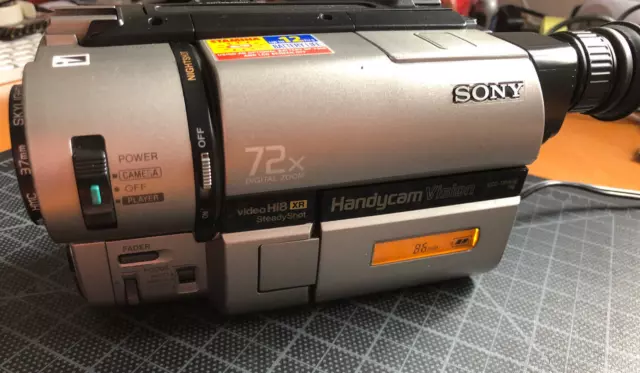 SONY CCD-TRV65E ANALOGUE CAMCORDER ( Hi8 8mm Video 8 Playback SP/LP )