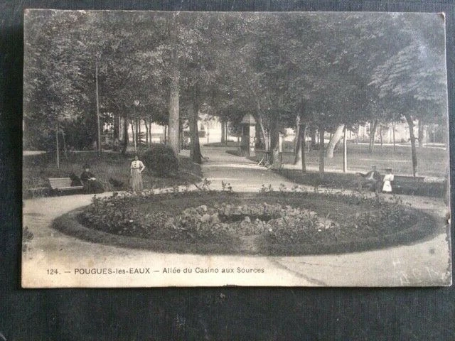 CPA -58 - POUGUES LES EAUX - allée du casino au sources  -593