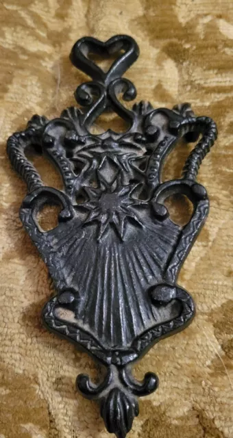 Vintage Wilton Decorative Cast Iron Trivet Star Flower Sun Rays Heart 5.5"