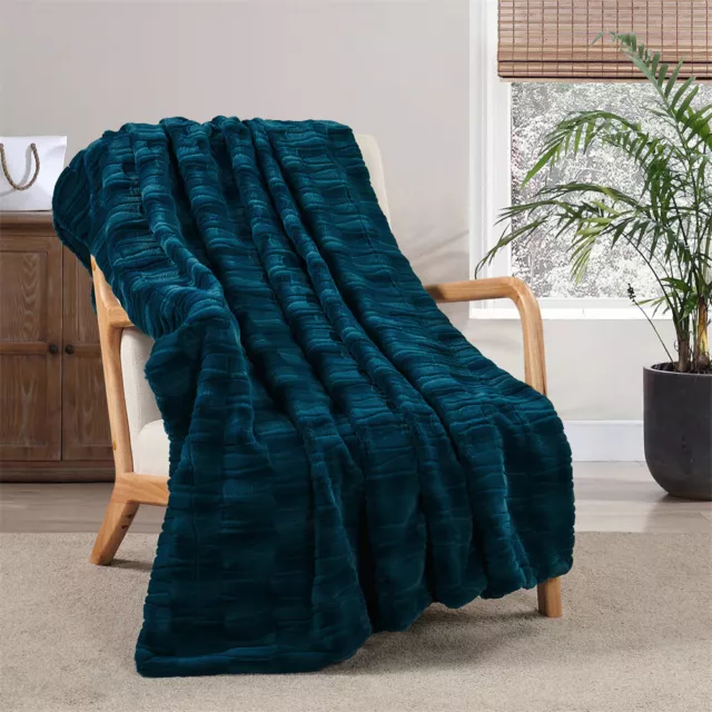 Luxury Fuzzy Leaf Pattern Faux Fur Throw Blanket Warm Cozy Blanket for Couch Bed