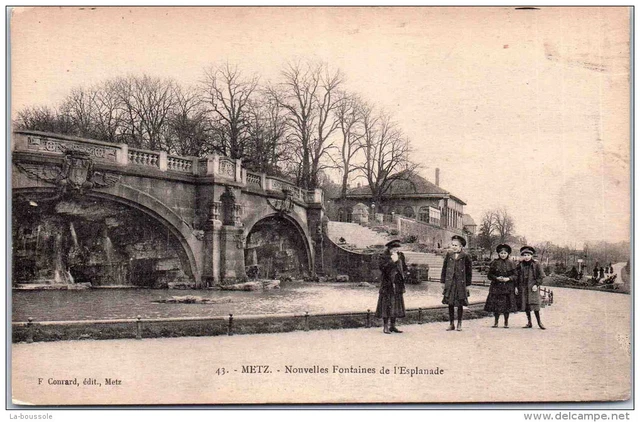 57 METZ - nouvelle fontaine de l'esplanade