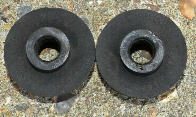 TOYOTA PRIUS XW20 MK2 1.5  Radiator Mount Rubber Rubbers - Pair