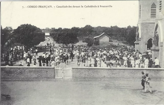 Cpa-Congo Francais-Conciliabules Devant La Cathedrale De Brazzaville