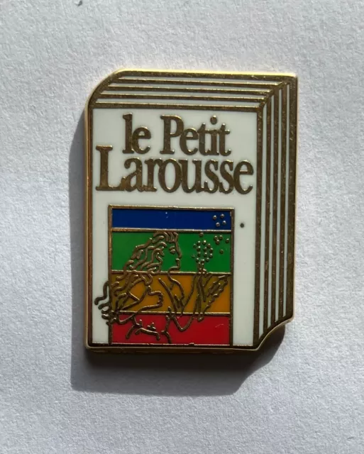 20 - Pin's DICTIONNAIRE LE PETIT LAROUSSE