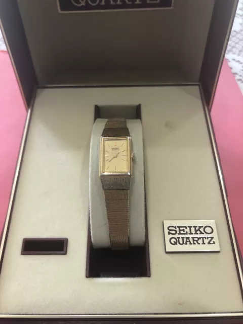 vintage ladies seiko quartz gold tone watch