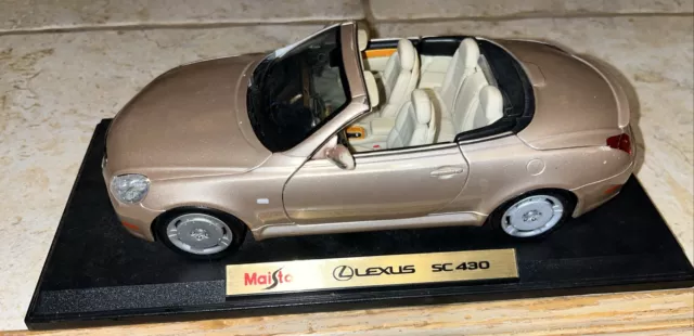 Maisto Lexus SC430 Convertible 1/18 scale Diecast car loose used no box gold