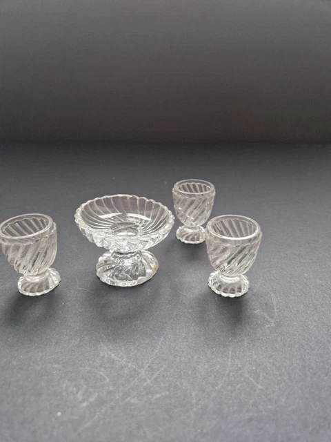 2 Verres Anciens De Dinette De Poupée - Marque Portieux - Hauteur 3,8 Cm - Occasion
