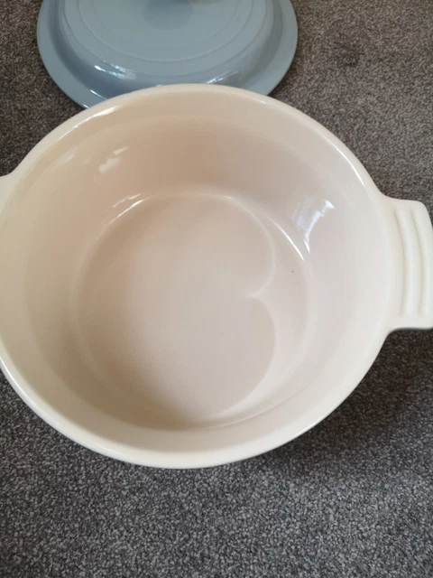 Nuevo sin caja Le Creuset gris cazuela plato 23 cm