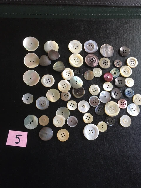 Lot D'environ 20g De Boutons Anciens En Nacre (7 à 13 Mm) - Pour Mercerie, Couture, Création
