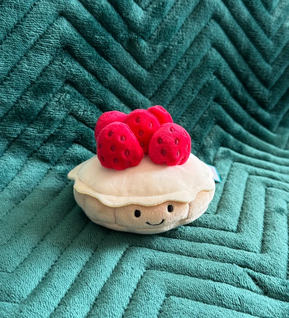 Pretty Patisserie Tarte Aux Fraises by Jellycat