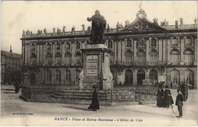 CPA NANCY Place et Statue Stanislas hotel de Ville (990920)