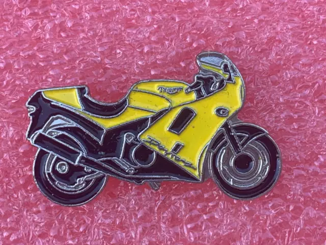 T36 Pins Moto TRIUMPH 900 DAYTONA 1992 U.K Motorcycle Motorrad vintage lapel pin