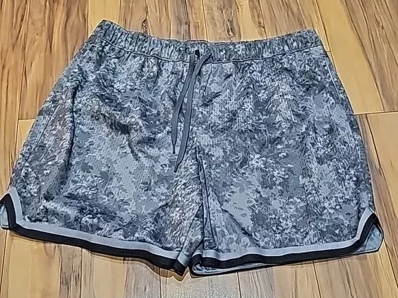 NWT DSG Men's Basketball Shorts Charcoal Blurred Floral Size L XL
