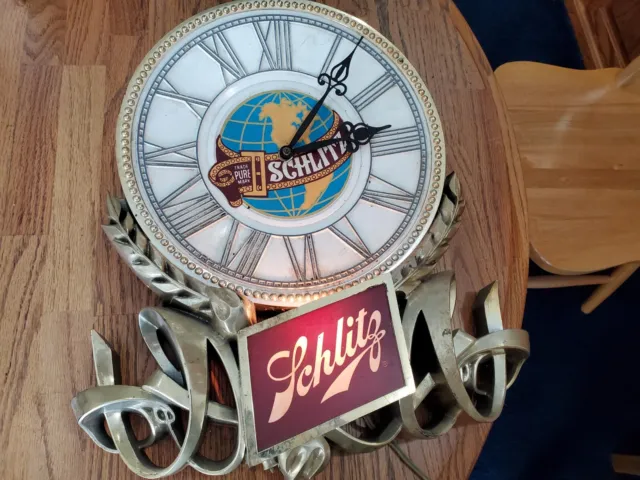 Vintage Schlitz Lighted Globe Clock