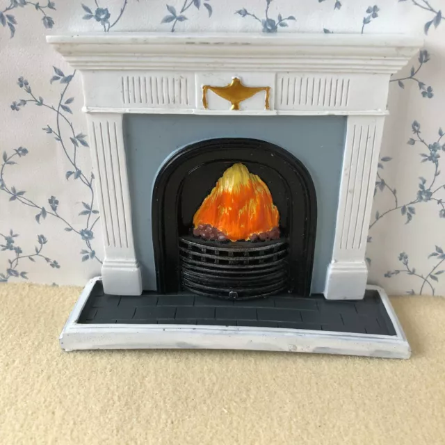 Dolls House FIREPLACE & Hearth Resin 2 Pieces Miniature 1:12 Scale