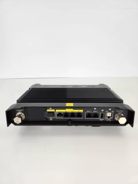 Cisco IR829-GW Industrial Integrated Services Router | 2x  ANT-4G-DP-IN-TNC
