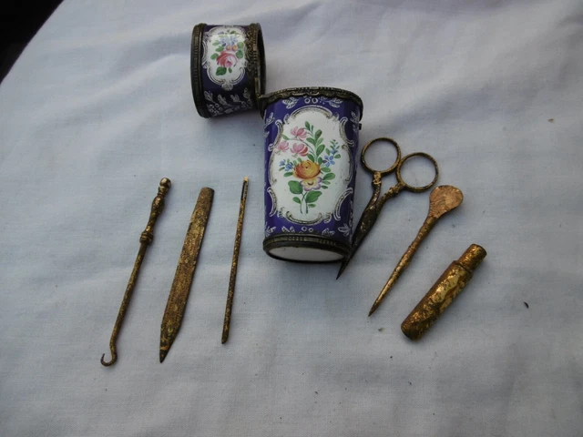 1770 bellissimo astuccio georgiano Bilston smalto con contenuto