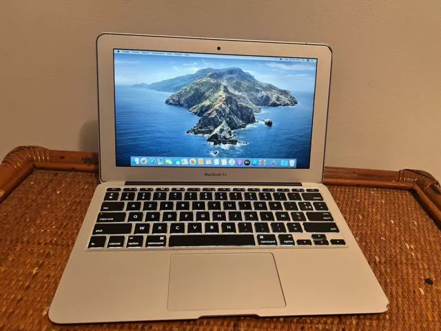 Apple MacBook Air 13,3” (256Go SSD, Intel Core i5 5ème Génération, 1,8 GHz, 4Go)