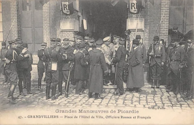 Cpa 60 Grandvilliers / Place De L'hotel De Ville / Officiers Russes Et Francais