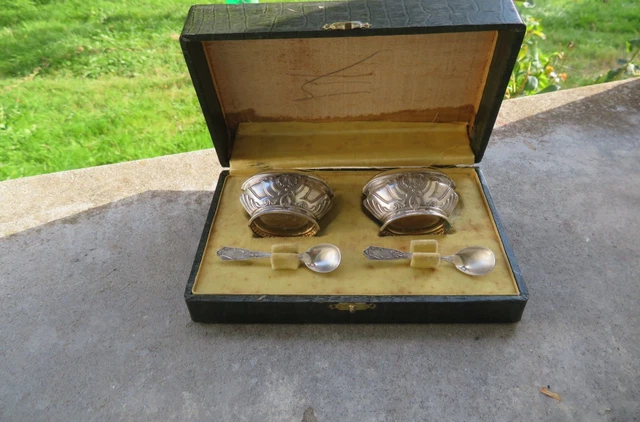 Paire de salerons en argent massif.poinçon vieillard début X
