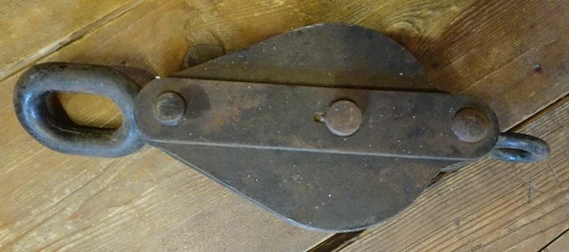 Umlenkrolle Seilrolle Flaschenzug Eisen groß 5,7  kg aus altem Schiff