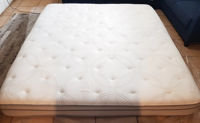 Select Comfort Sleep Number Eastern King P5 Performance Series Mattress