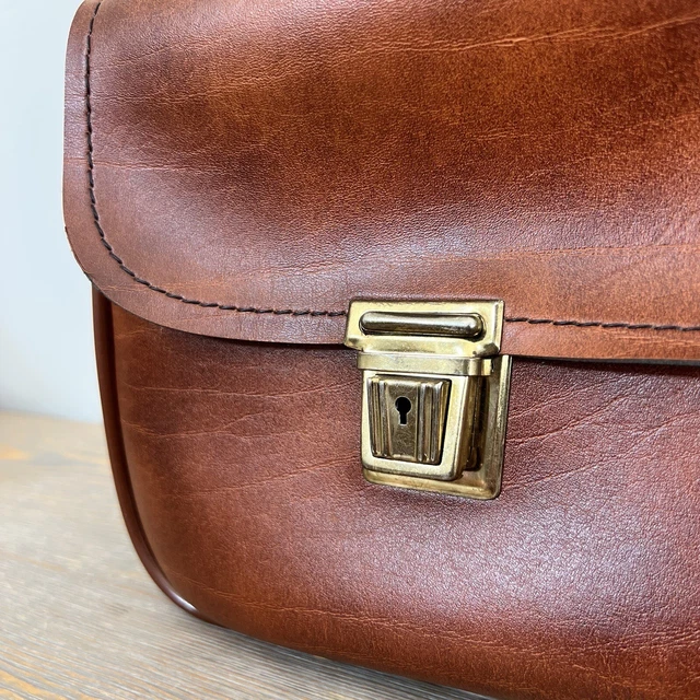 1970's Vintage Scovill Faux Leather Overnight Suitcase Luggage Zipper Handle Bag 2