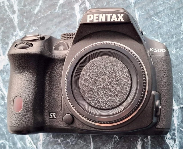 Cámara digital SLR Pentax K-500 16,3 MP - negra, solo cuerpo. Buen estado