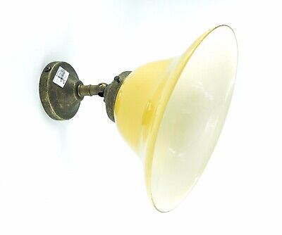 Applique lampada in ottone con vetro opalescente giallo ocra illuminazione casa 2
