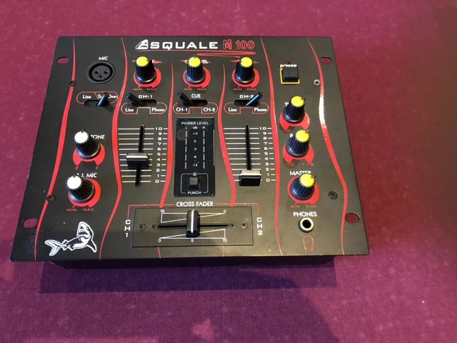 table de mixage squale M100 en très bon état de fonctionnement